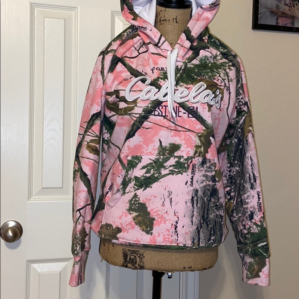 SALE‼️3/$15 Cabelas hoodie sweater